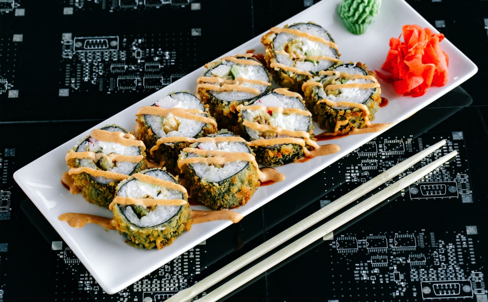 URAMAKİ ROLLS 8 PIECES